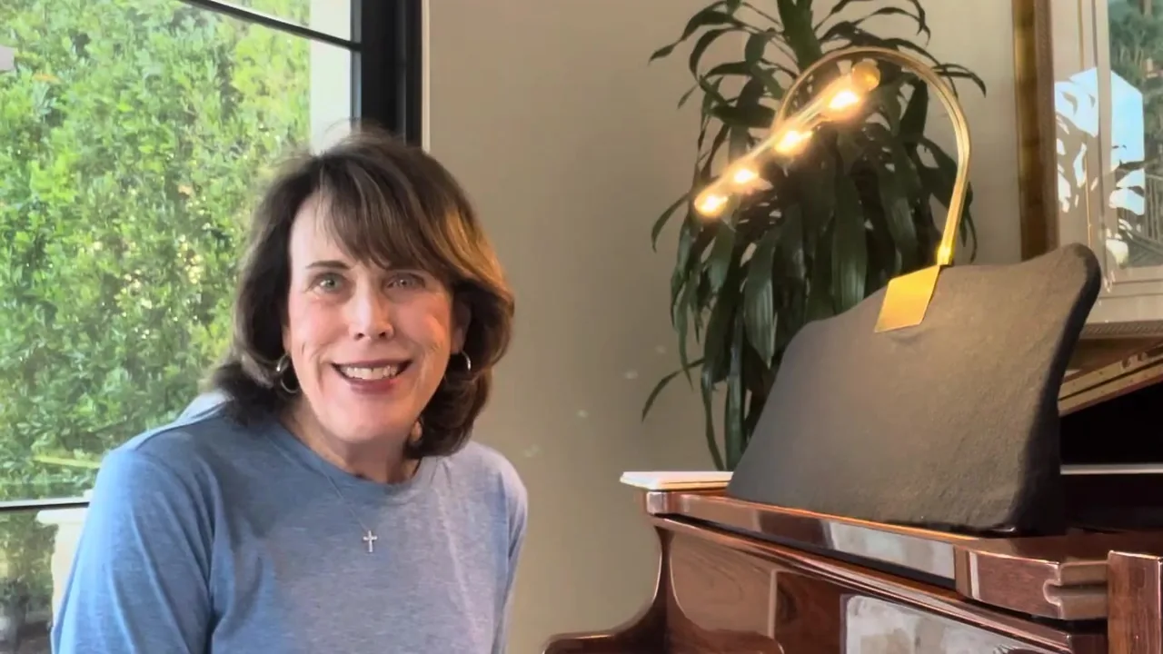 Gayle, a Jazzedge Academy Premier member, at the piano